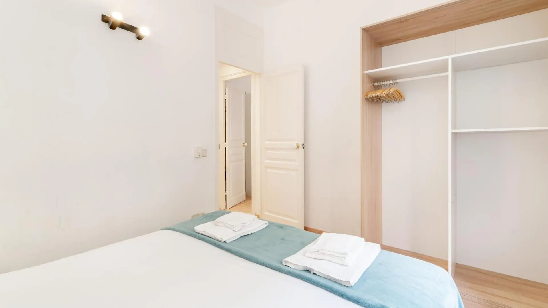 Charming Central Gem In Poble Sec Barcelona Apartment